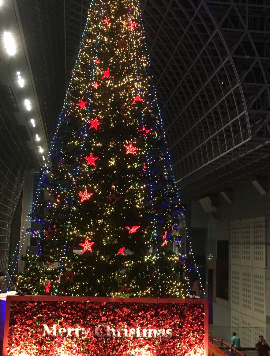 京都駅ビルのクリスマス装飾